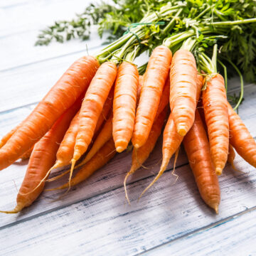 Carrots, Bunched | Pfenning's Organic