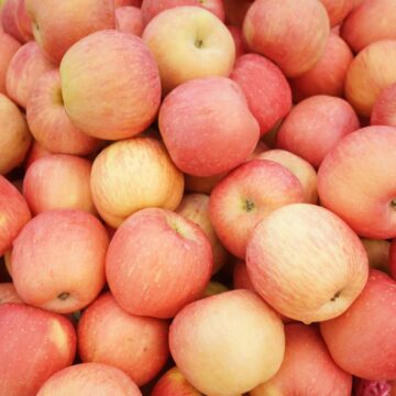 Apples, Fuji | Pfenning's Organic - 6 Pack